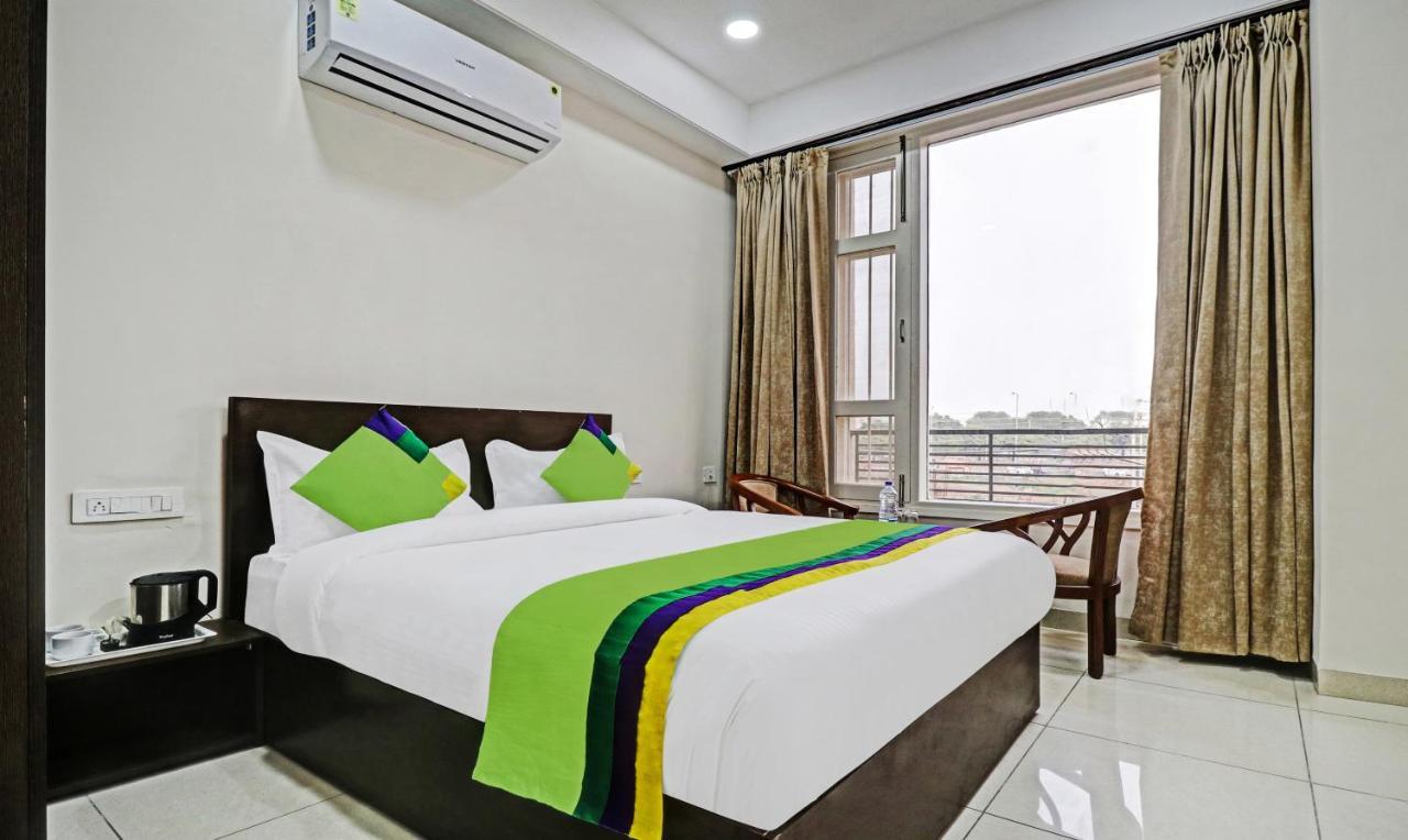Hotel Treebo Kamron Regency Sector 80 Mohali Exterior foto