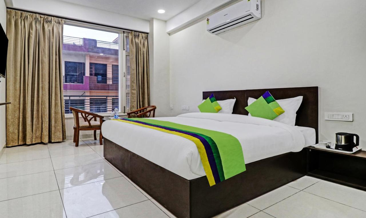 Hotel Treebo Kamron Regency Sector 80 Mohali Exterior foto
